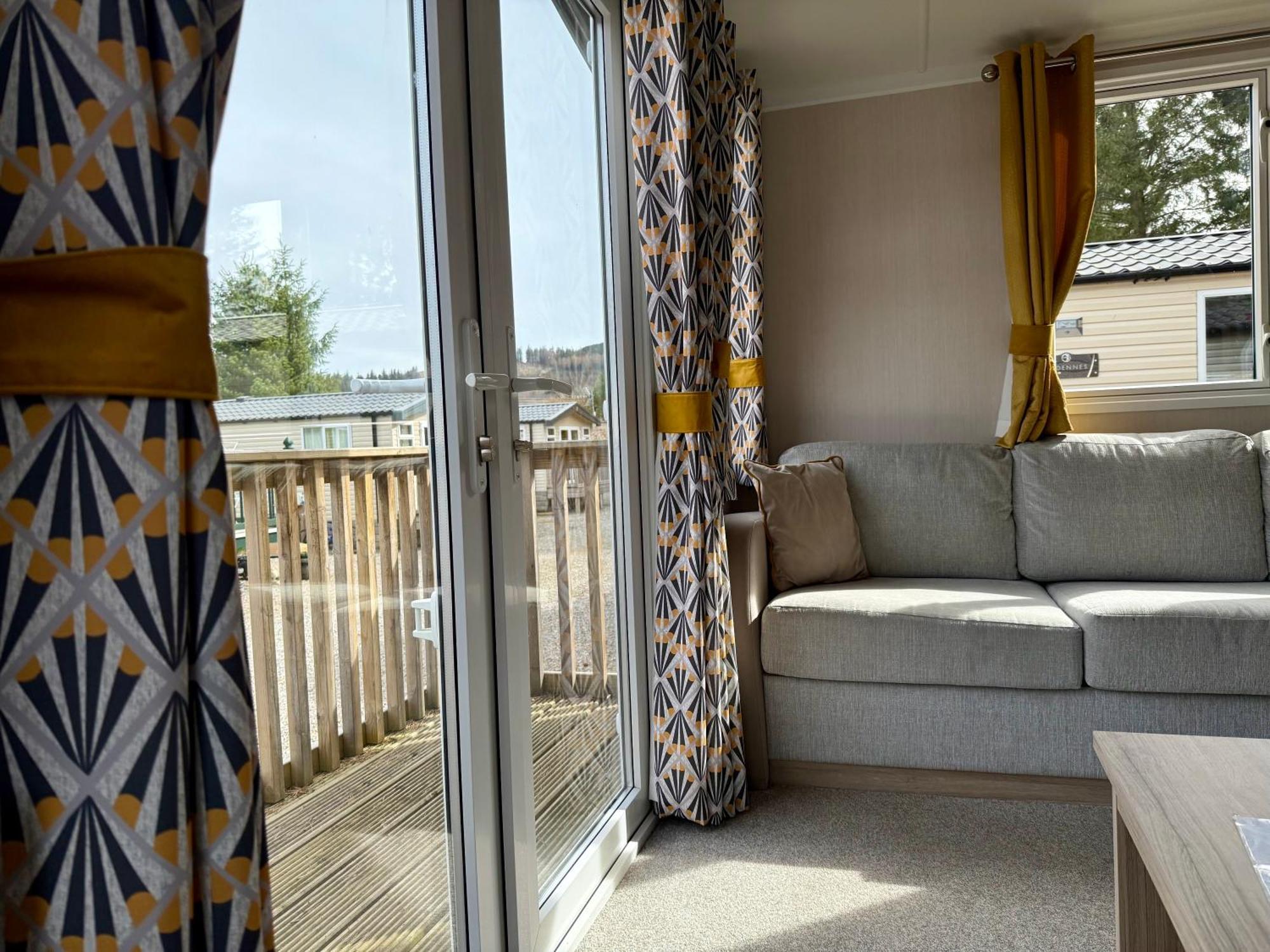 The Fly Van - Beautiful, Luxury Static Caravan Aberlour Exterior photo