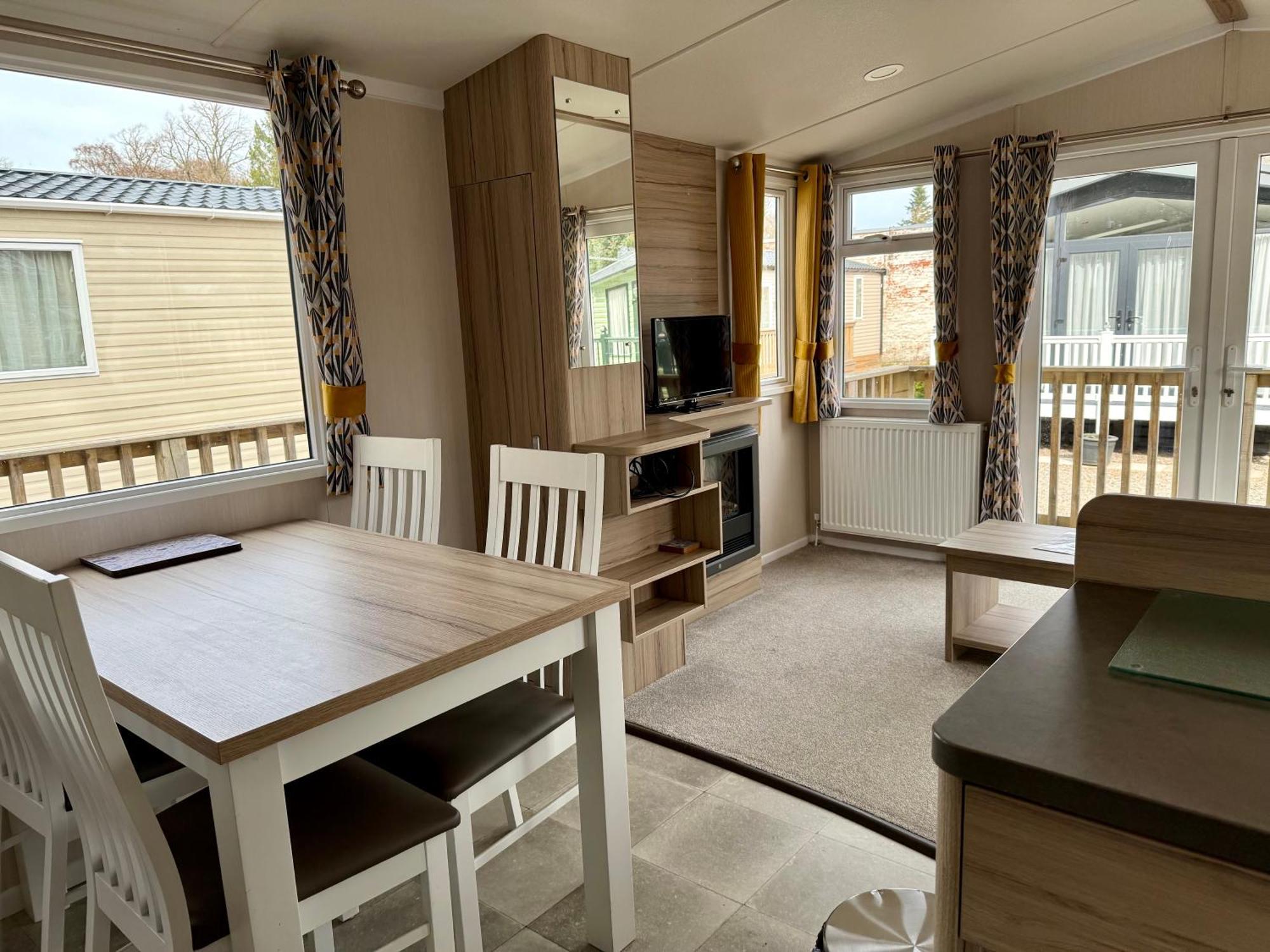 The Fly Van - Beautiful, Luxury Static Caravan Aberlour Exterior photo